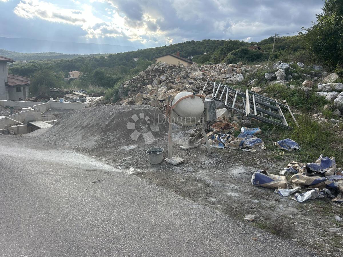 Zazidljivo zemljišče Kastav, 800m2