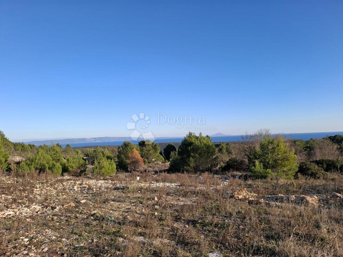 Fantastično zemljišče s panoramskim razgledom - 1004 m2