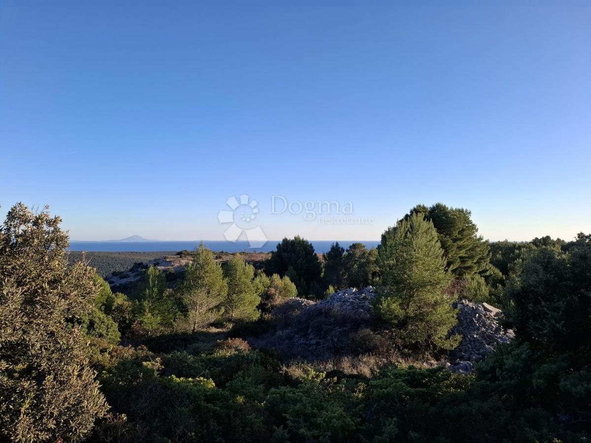 Fantastično zemljišče s panoramskim razgledom - 1004 m2