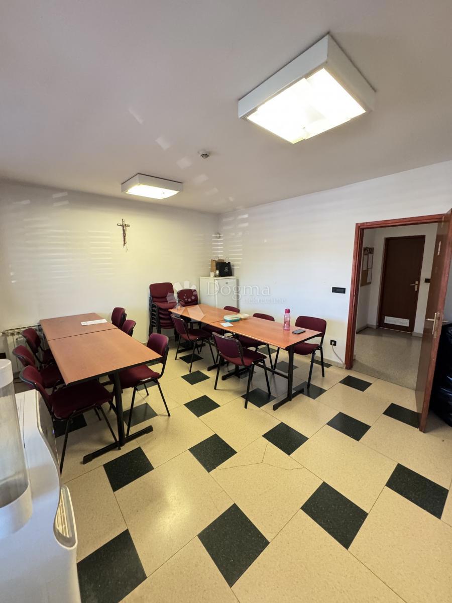 Poslovni prostor Dubec, Gornja Dubrava, 1.496,38m2