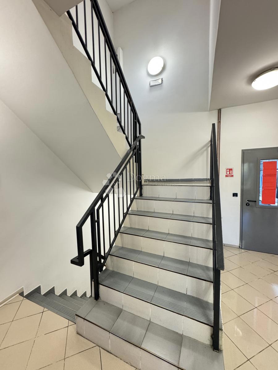 Poslovni prostor Dubec, Gornja Dubrava, 1.496,38m2