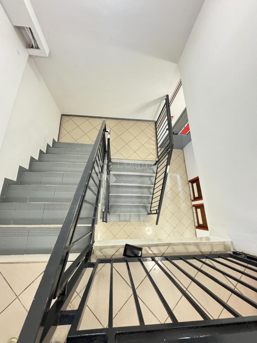 Poslovni prostor Dubec, Gornja Dubrava, 1.496,38m2