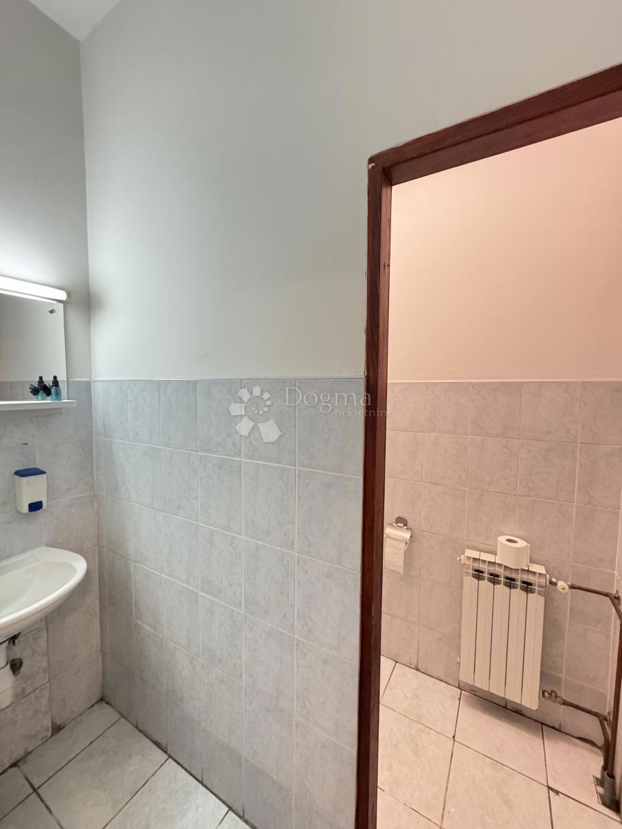 Poslovni prostor Dubec, Gornja Dubrava, 1.496,38m2