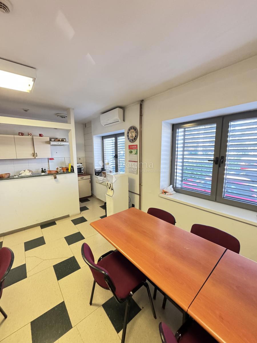 Poslovni prostor Dubec, Gornja Dubrava, 1.496,38m2