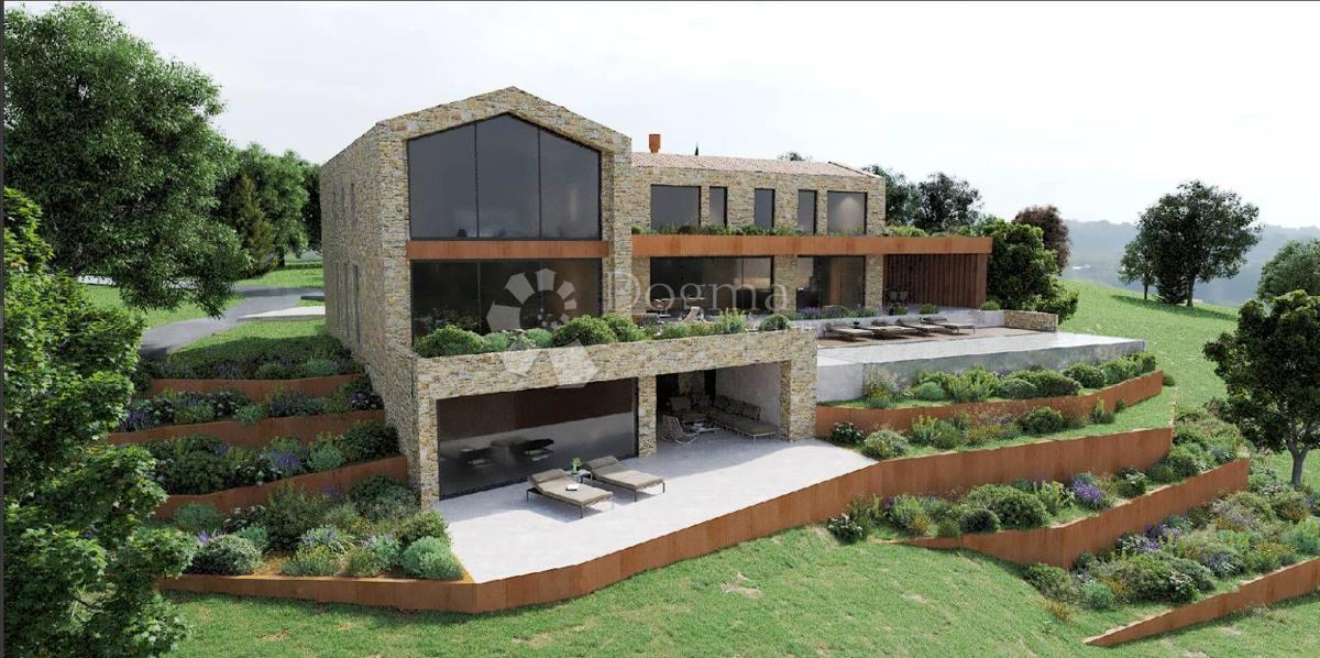 Veliko zazidljivo zemljišče s projektom