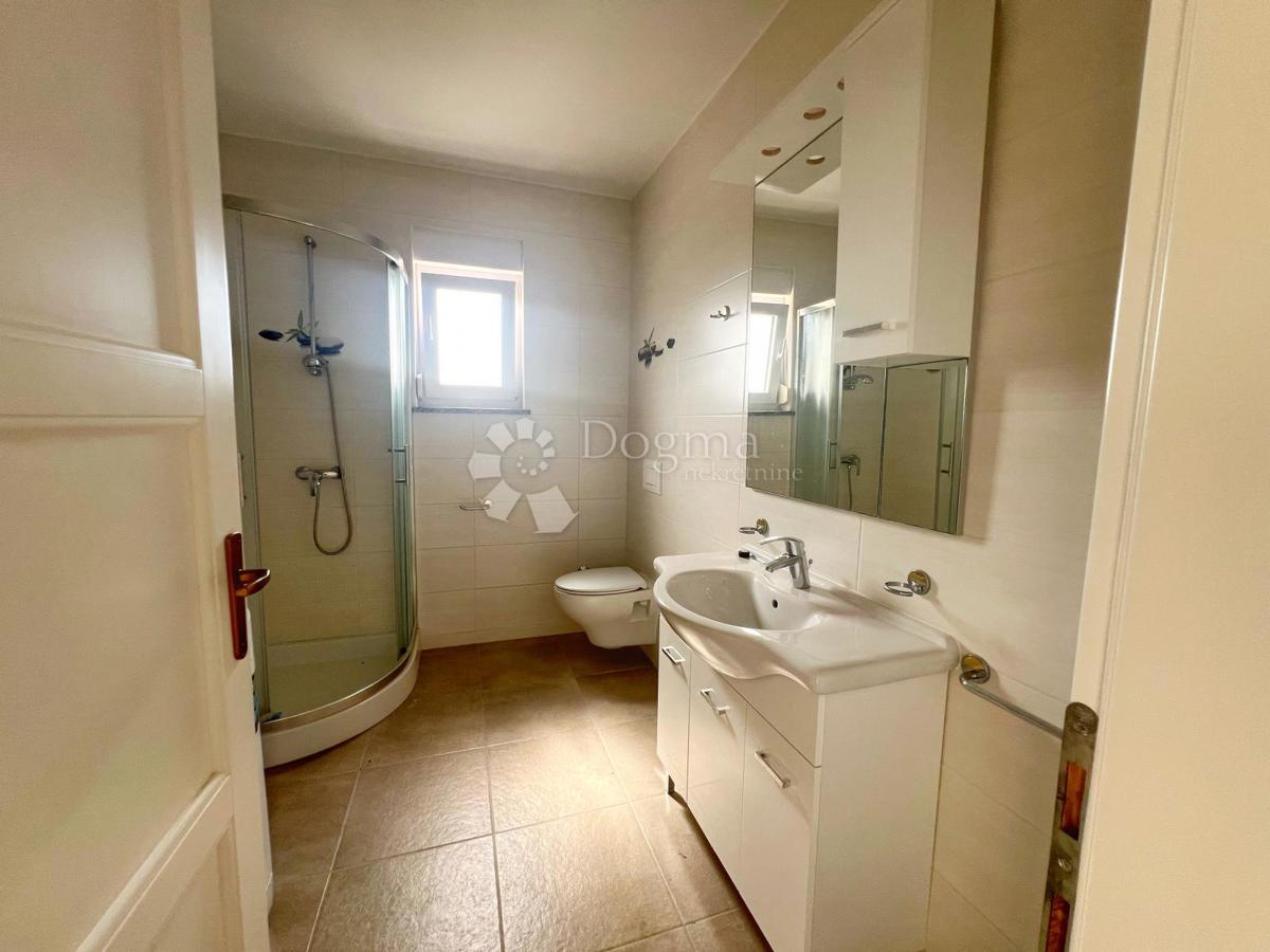 Hiša Kaštelir, Kaštelir-Labinci, 180m2