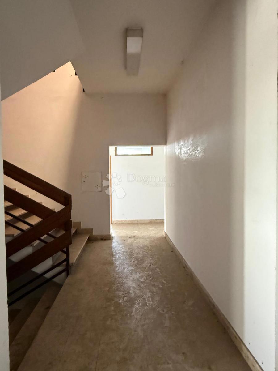 Poslovni prostor Jug, Čakovec, 1.484m2