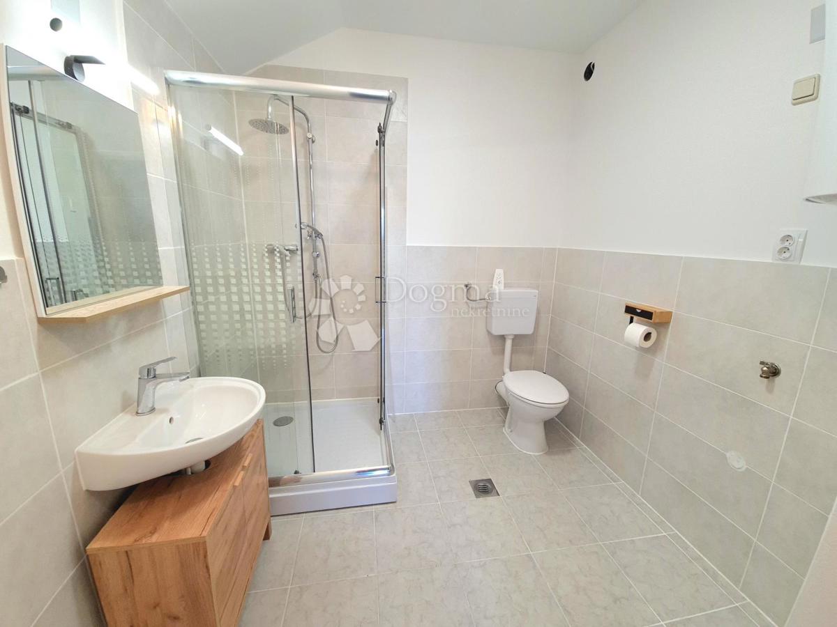 Hiša Kraljevečki Novaki, Sesvete, 373m2