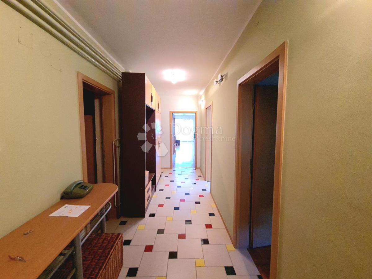 Hiša Kraljevečki Novaki, Sesvete, 373m2