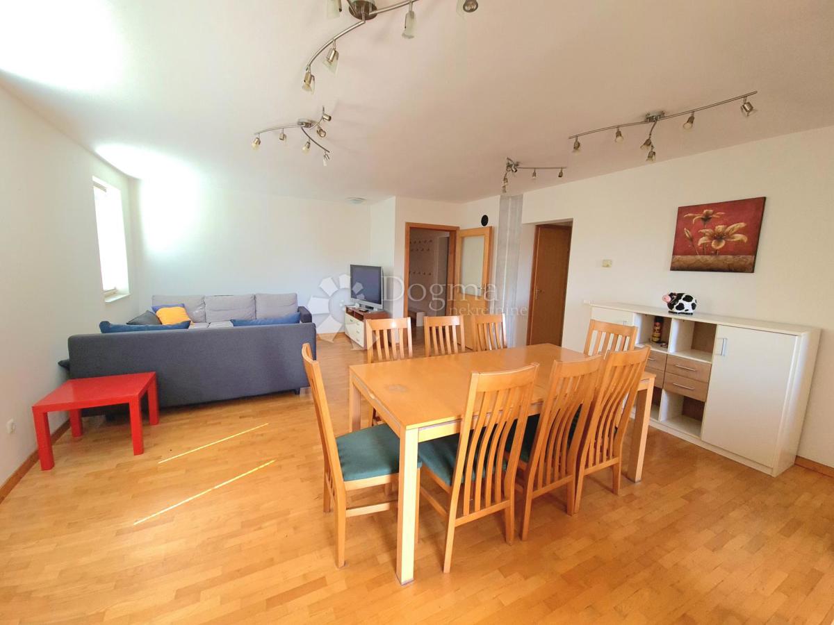 Hiša Kraljevečki Novaki, Sesvete, 373m2