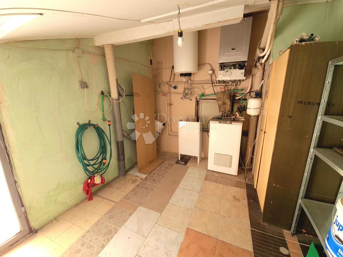 Hiša Kraljevečki Novaki, Sesvete, 373m2