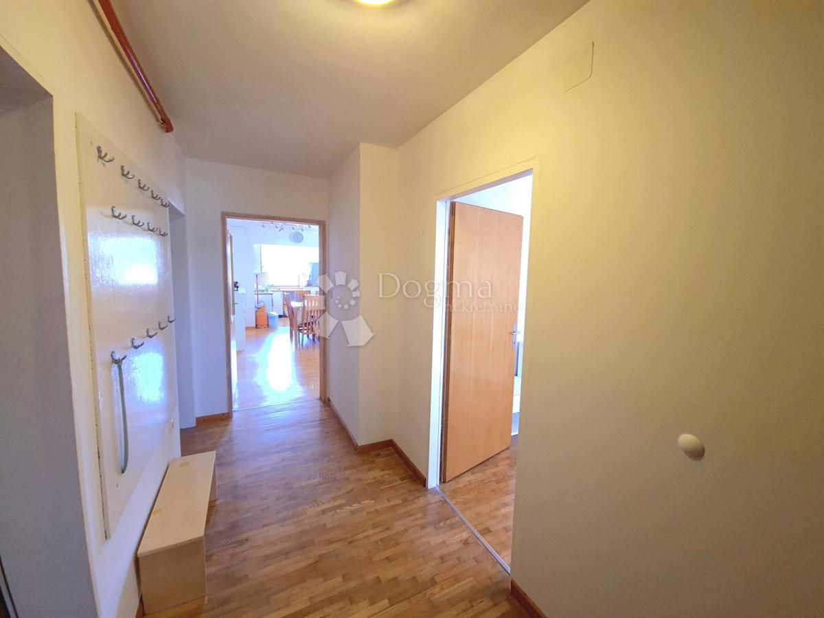 Hiša Kraljevečki Novaki, Sesvete, 373m2