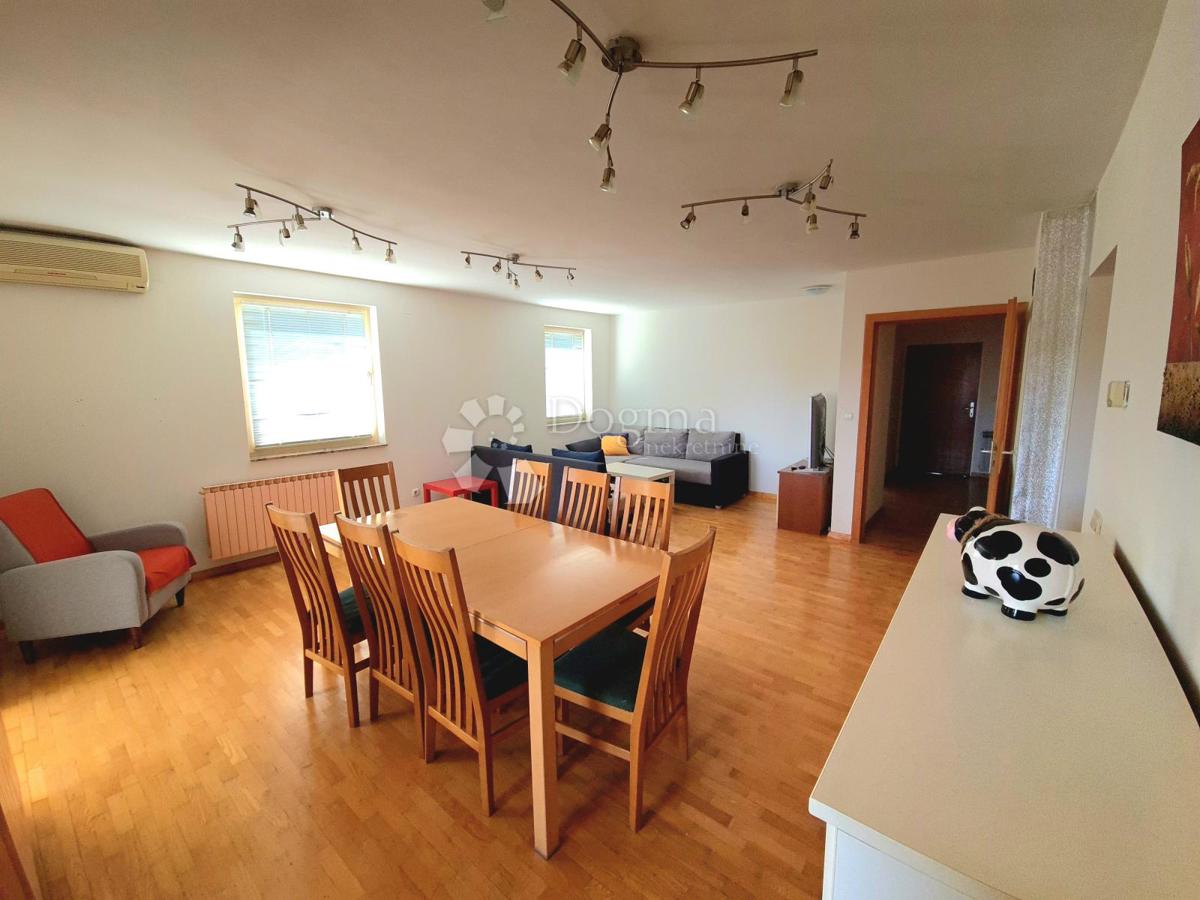 Hiša Kraljevečki Novaki, Sesvete, 373m2