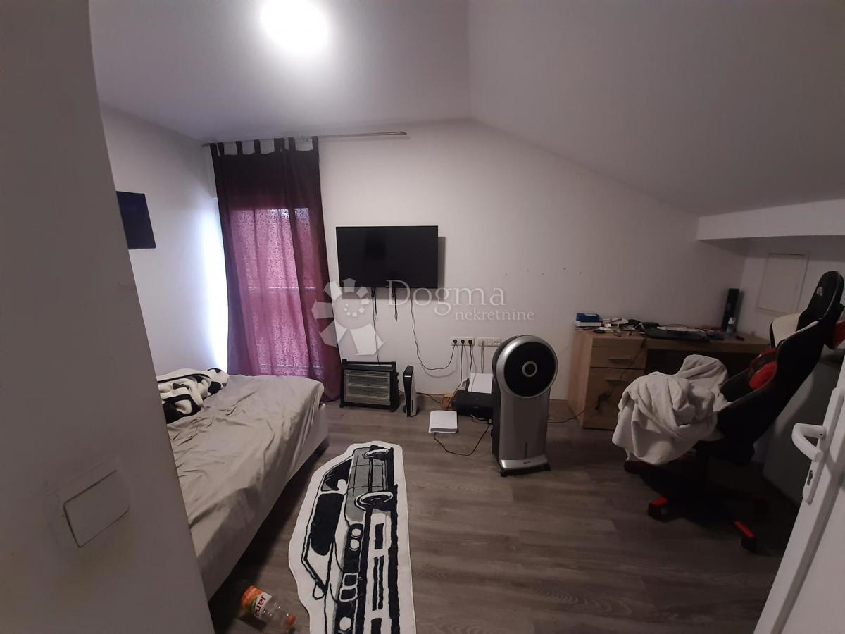 Hiša Sesvetski Kobiljak, Sesvete, 426m2