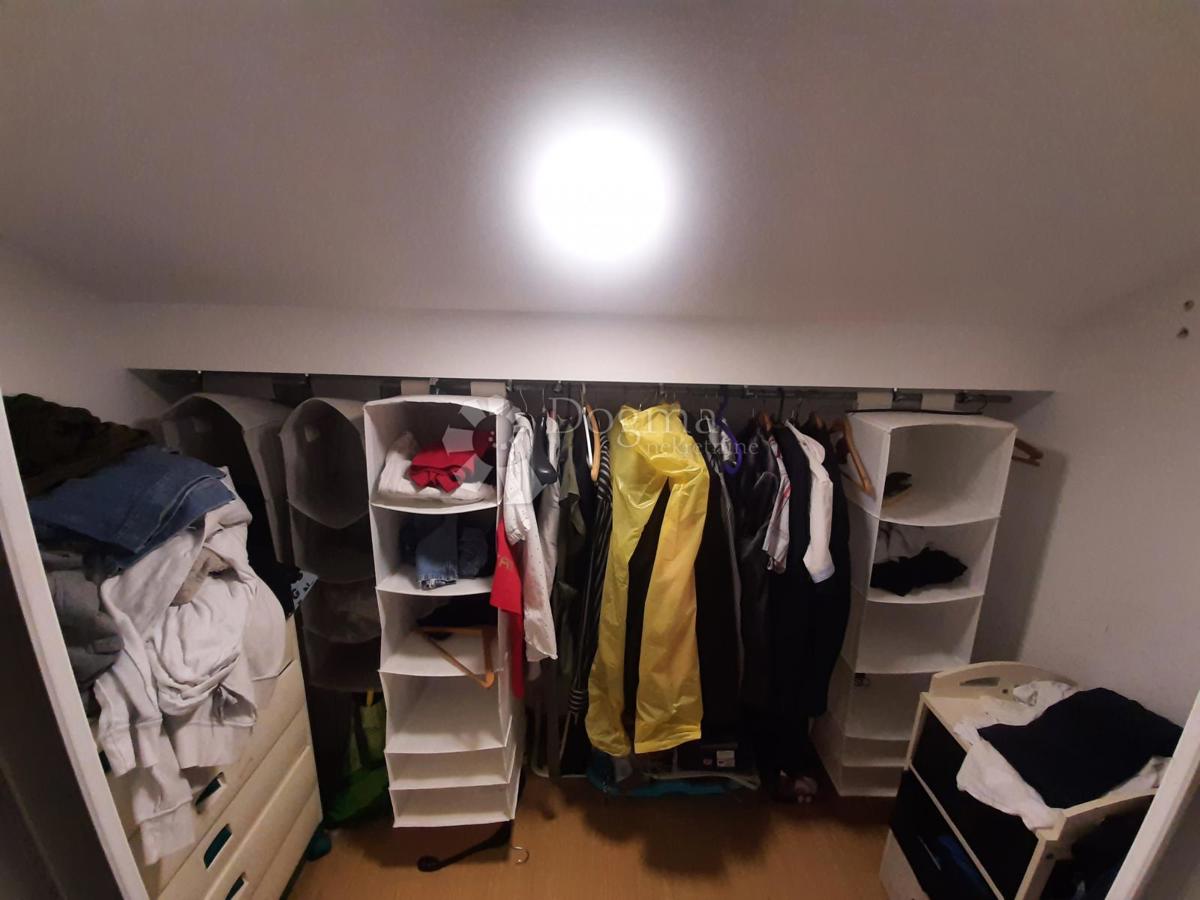 Hiša Sesvetski Kobiljak, Sesvete, 426m2