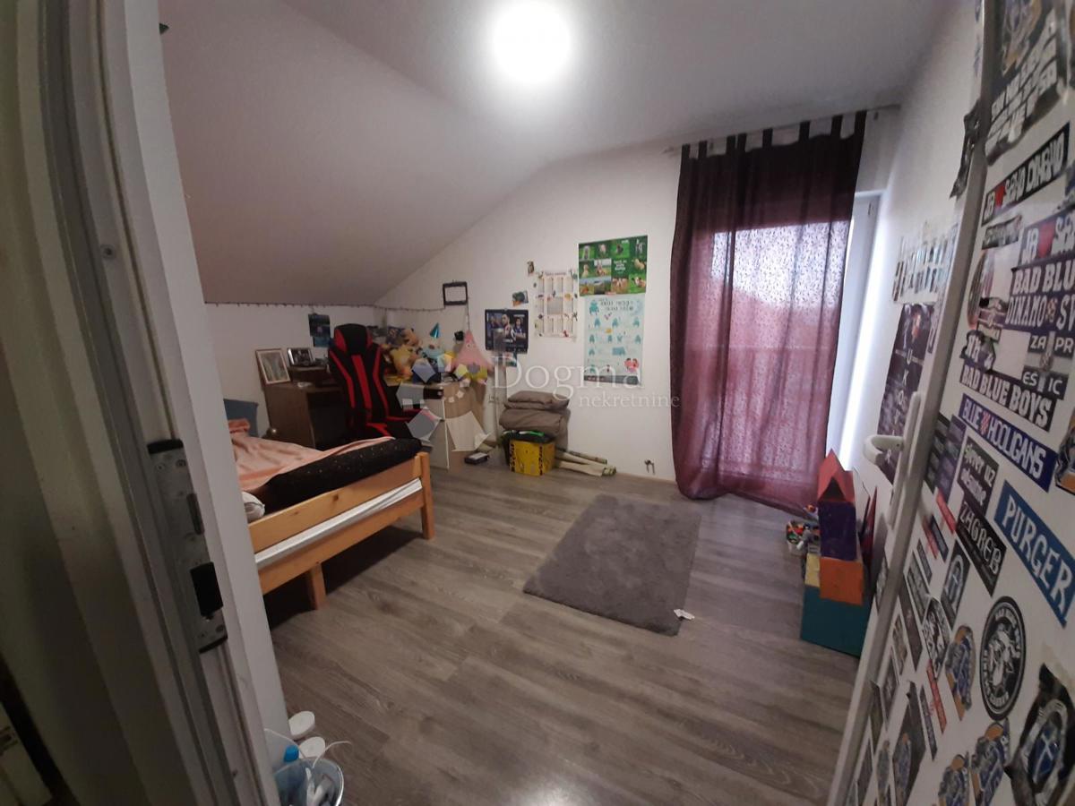 Hiša Sesvetski Kobiljak, Sesvete, 426m2