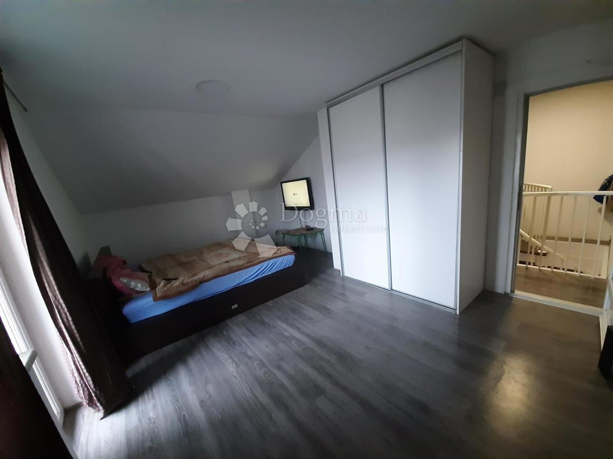 Hiša Sesvetski Kobiljak, Sesvete, 426m2