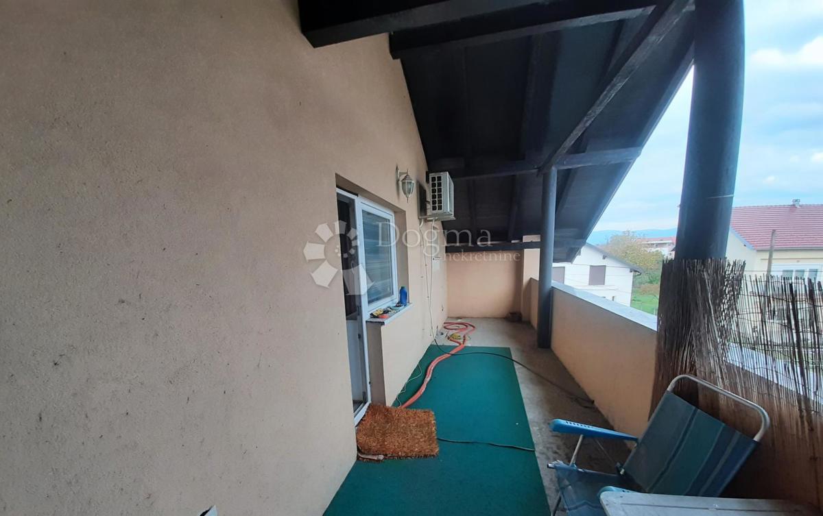 Hiša Sesvetski Kobiljak, Sesvete, 426m2