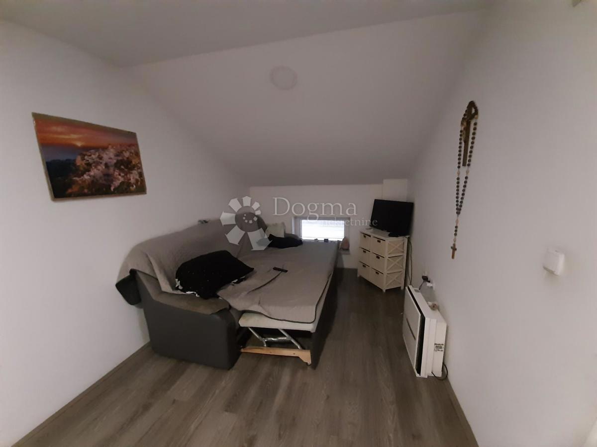 Hiša Sesvetski Kobiljak, Sesvete, 426m2