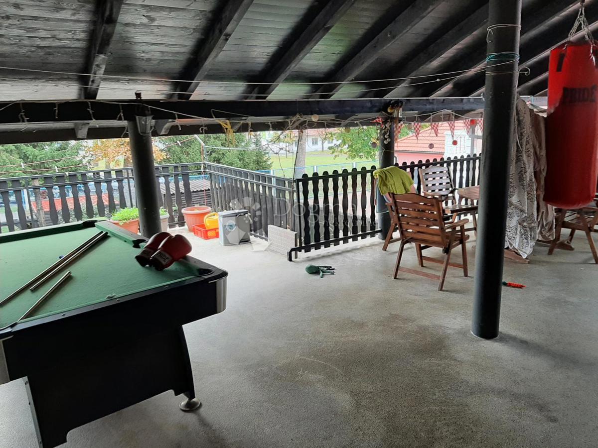 Hiša Sesvetski Kobiljak, Sesvete, 426m2