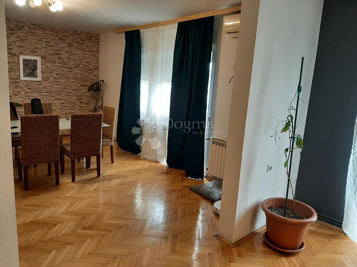 Hiša Sesvetski Kobiljak, Sesvete, 426m2