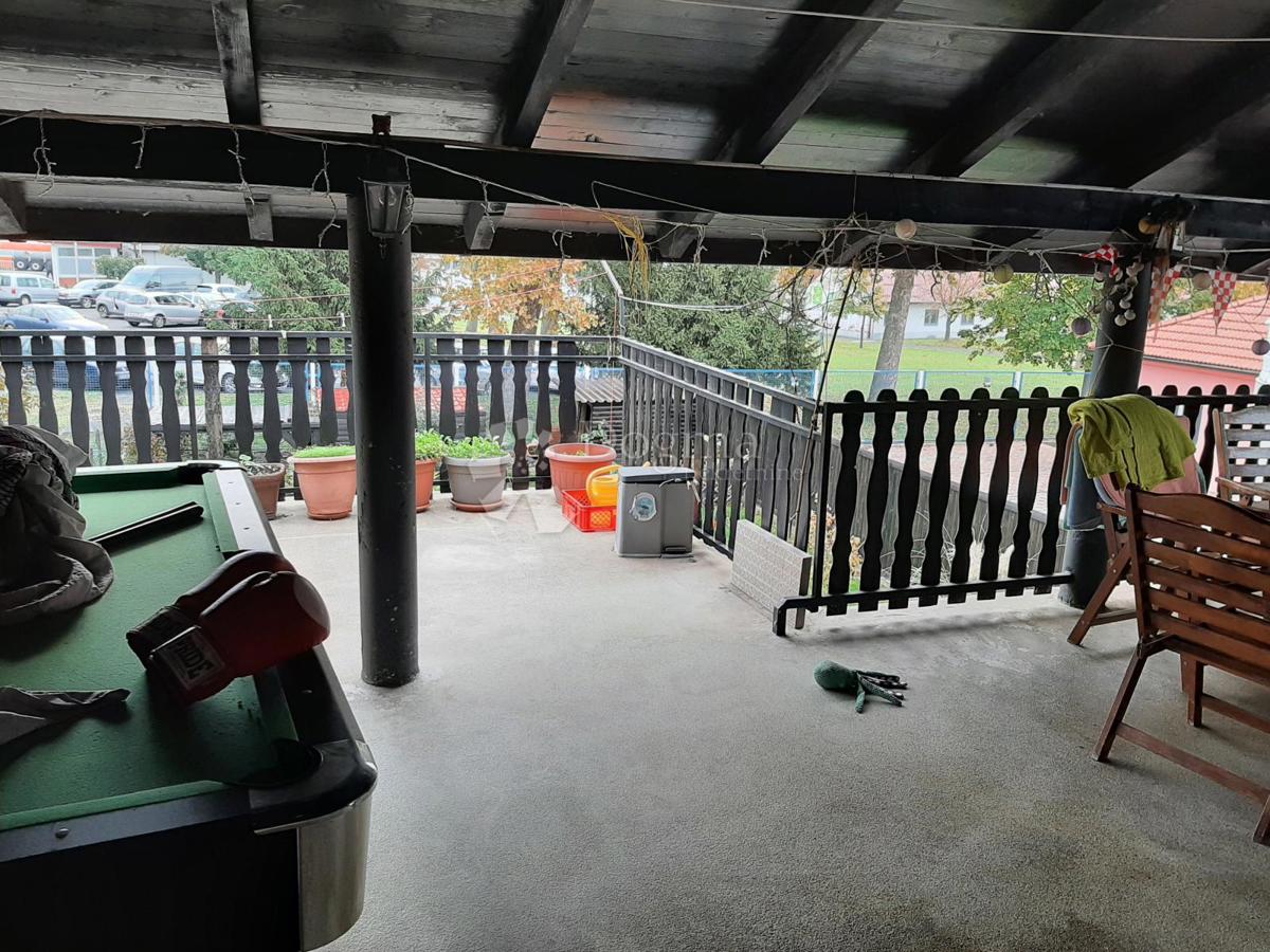 Hiša Sesvetski Kobiljak, Sesvete, 426m2