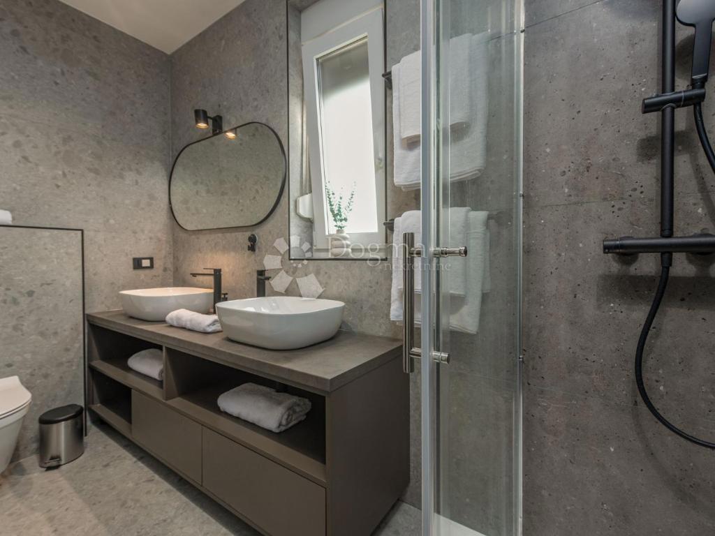 Ekskluzivna počitniška hiša, 100 m od morja