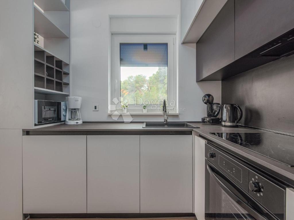 Ekskluzivna počitniška hiša, 100 m od morja