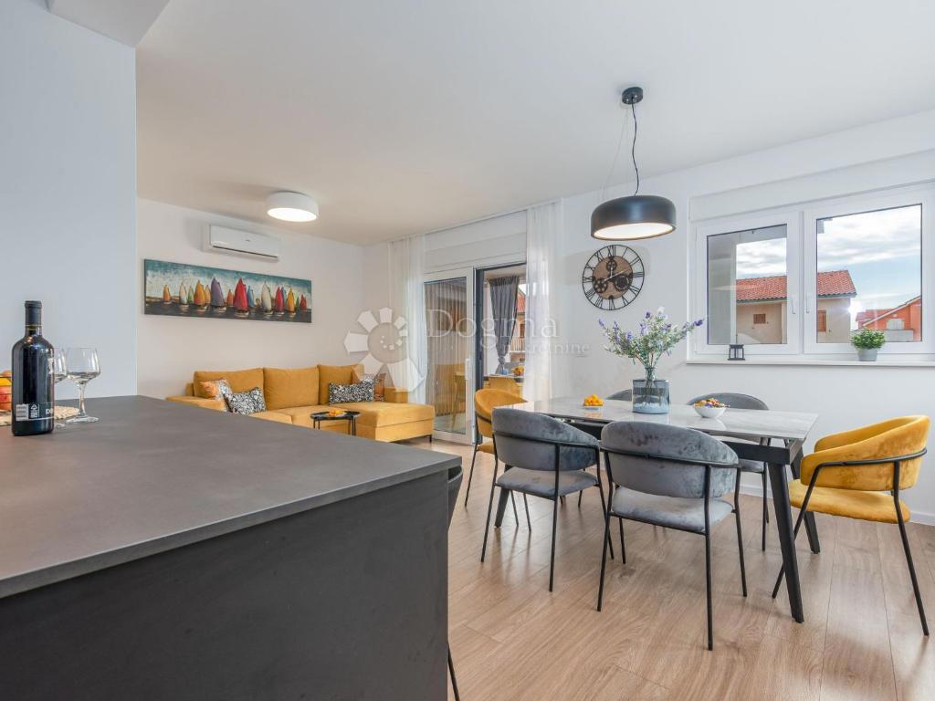 Ekskluzivna počitniška hiša, 100 m od morja