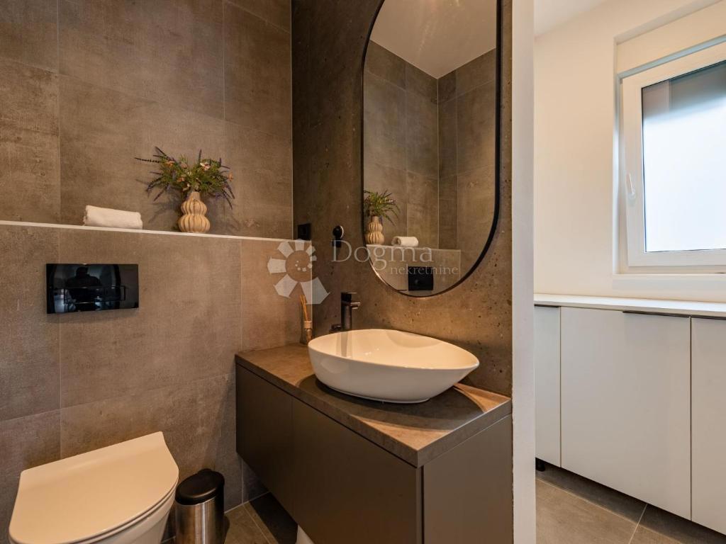 Ekskluzivna počitniška hiša, 100 m od morja