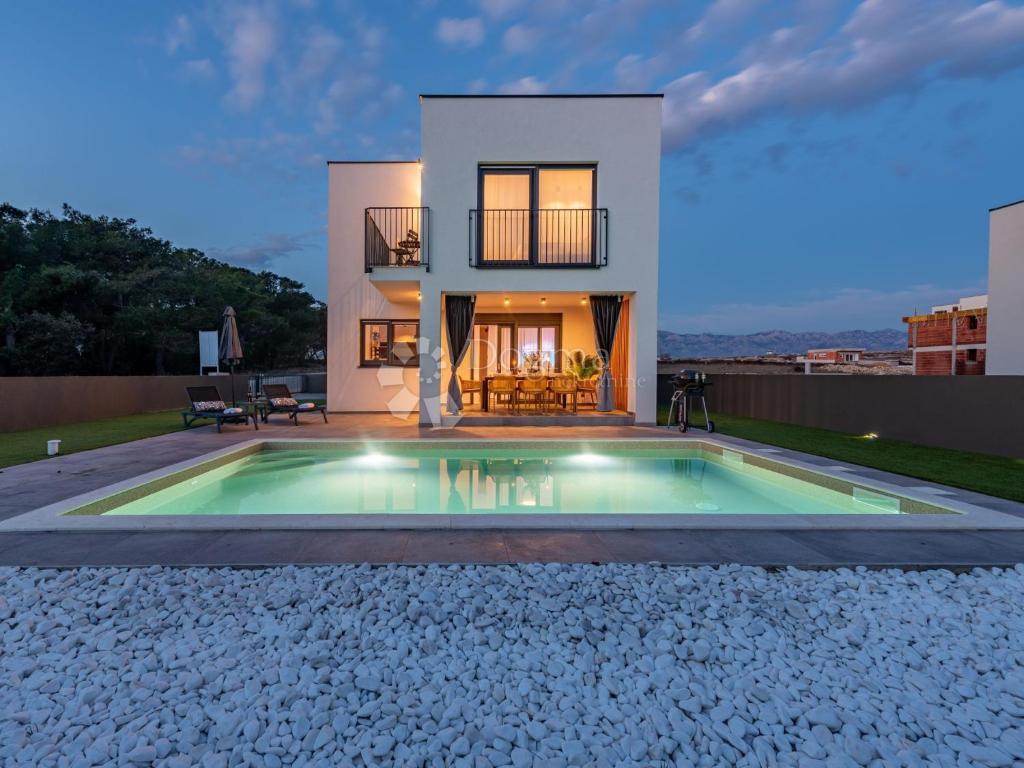 Ekskluzivna počitniška hiša, 100 m od morja