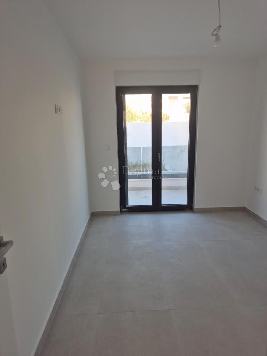 Stanovanje Okrug Gornji, Okrug, 85,83m2 