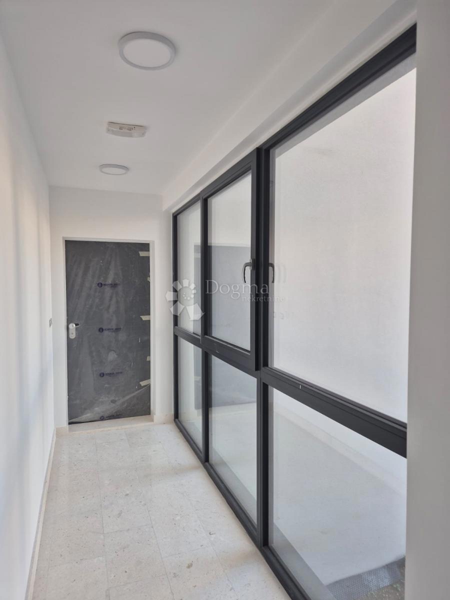 Stanovanje Okrug Gornji, Okrug, 85,83m2 