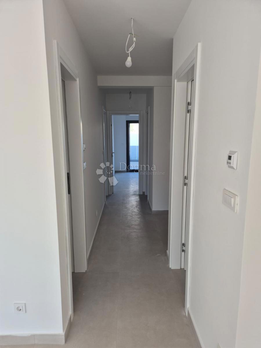 Stanovanje Okrug Gornji, Okrug, 85,83m2 