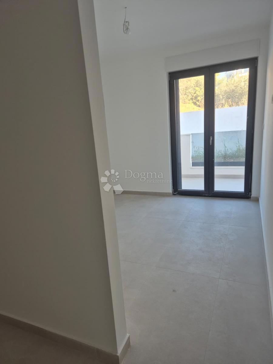 Stanovanje Okrug Gornji, Okrug, 85,83m2 