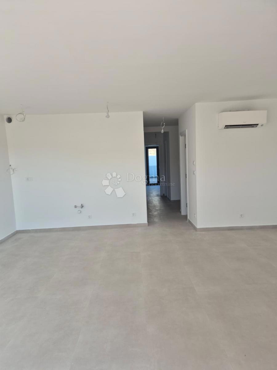 Stanovanje Okrug Gornji, Okrug, 85,83m2 