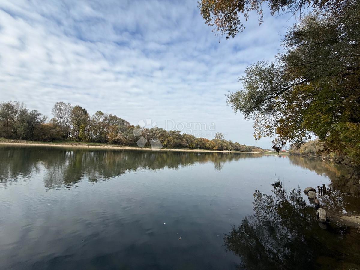 Zazidljivo zemljišče Nebojan, Petrinja, 565m2