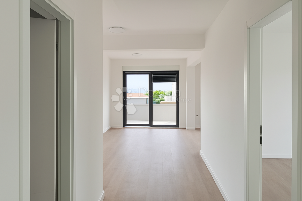 Sodoben apartma s pogledom na morje in zasebnim bazenom