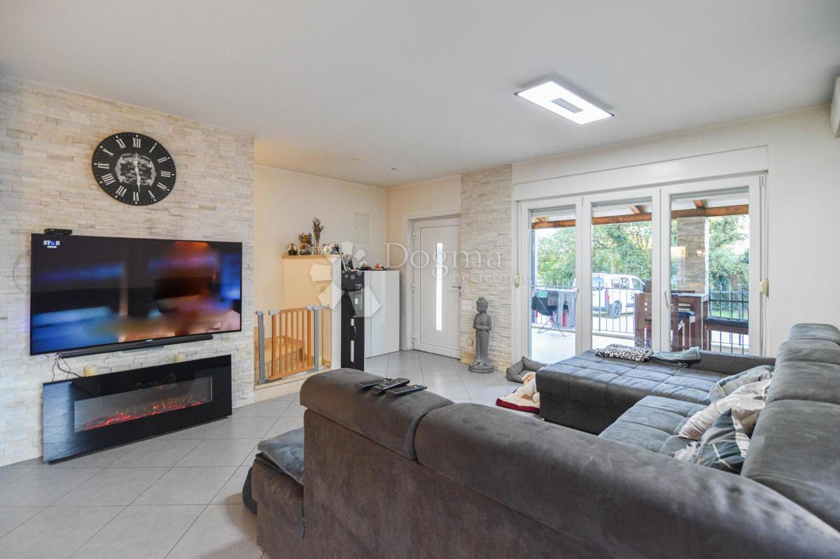 Hiša Kaštel, Buje, 120m2