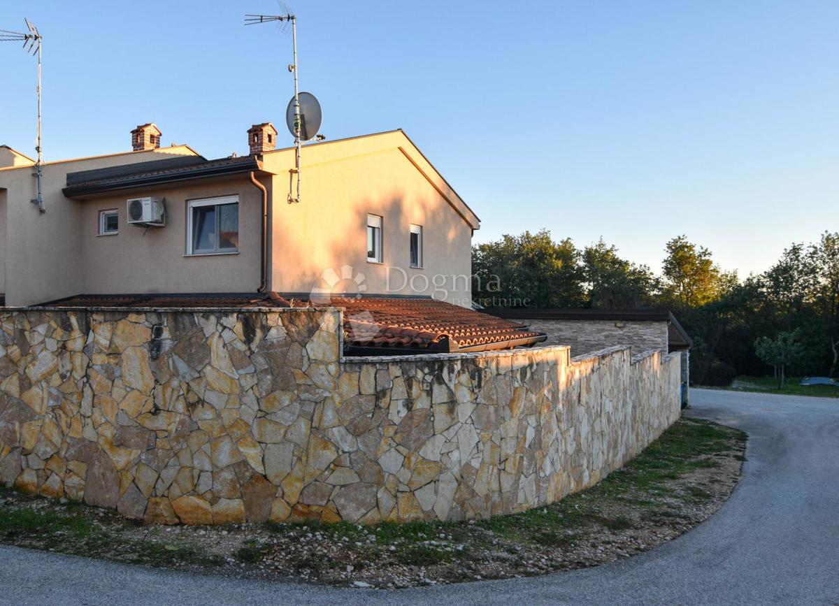 Hiša Kaštel, Buje, 120m2