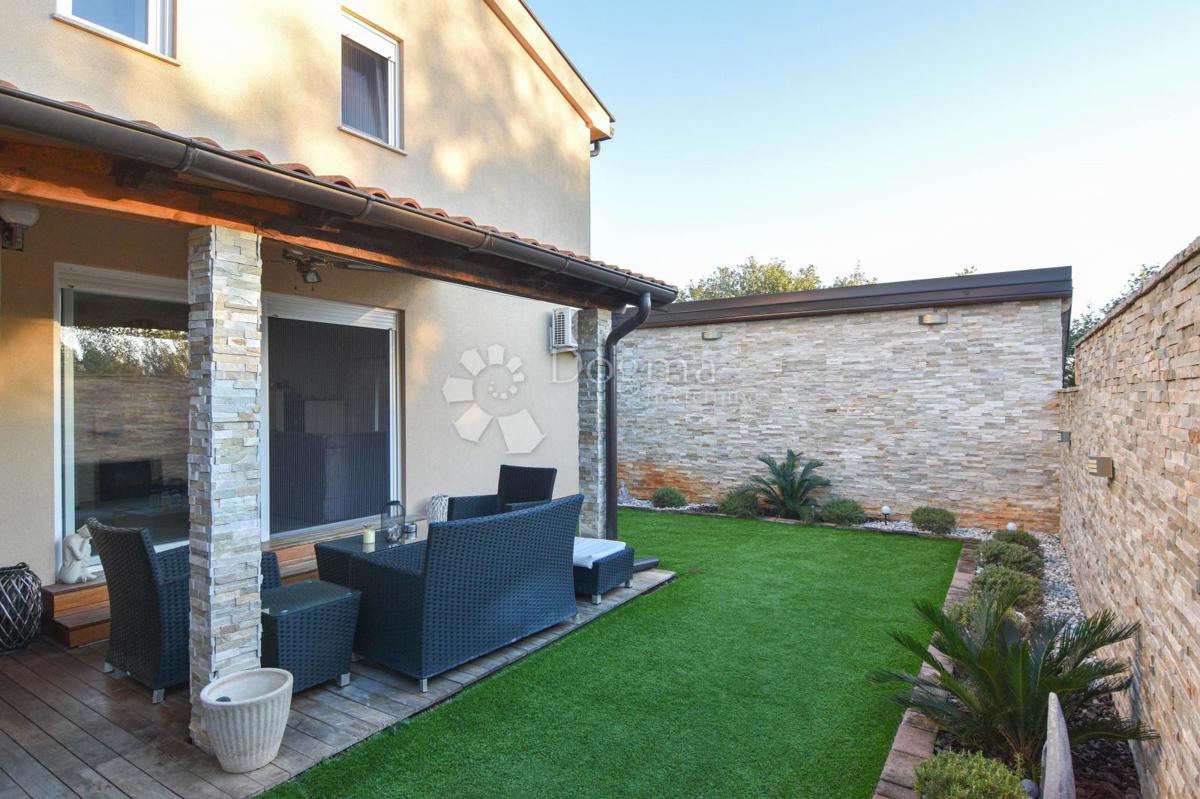 Hiša Kaštel, Buje, 120m2