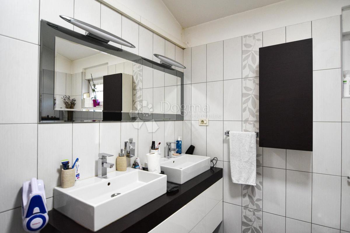 Hiša Kaštel, Buje, 120m2