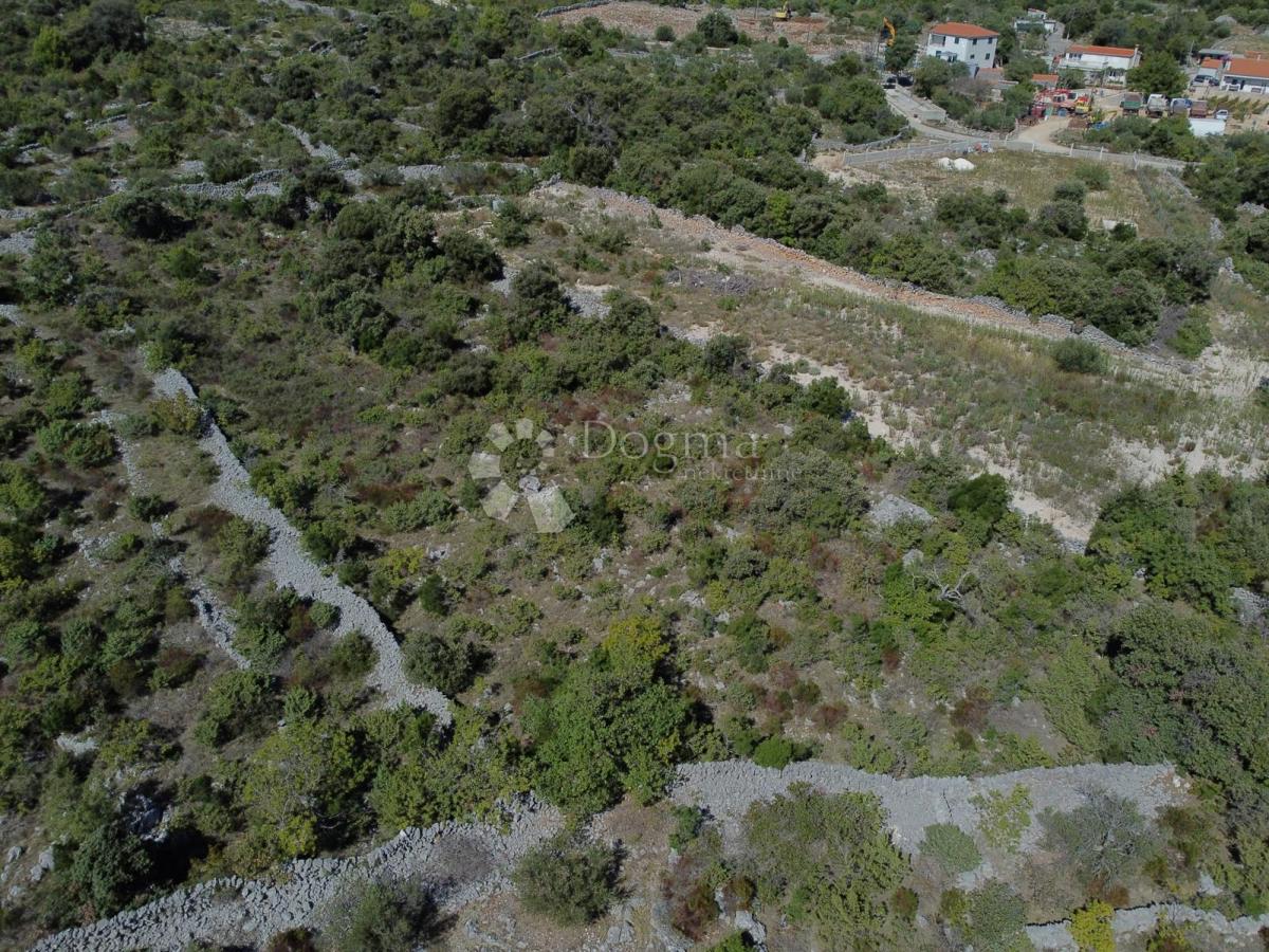 DVORNICE - KMETIJSKO ZEMLJIŠČE OB GRADBENI OBMOČJU