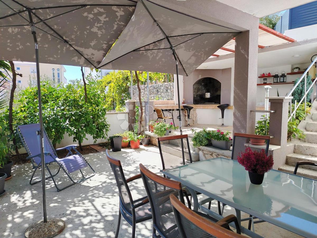 Hiša Okrug Gornji, Okrug, 366m2