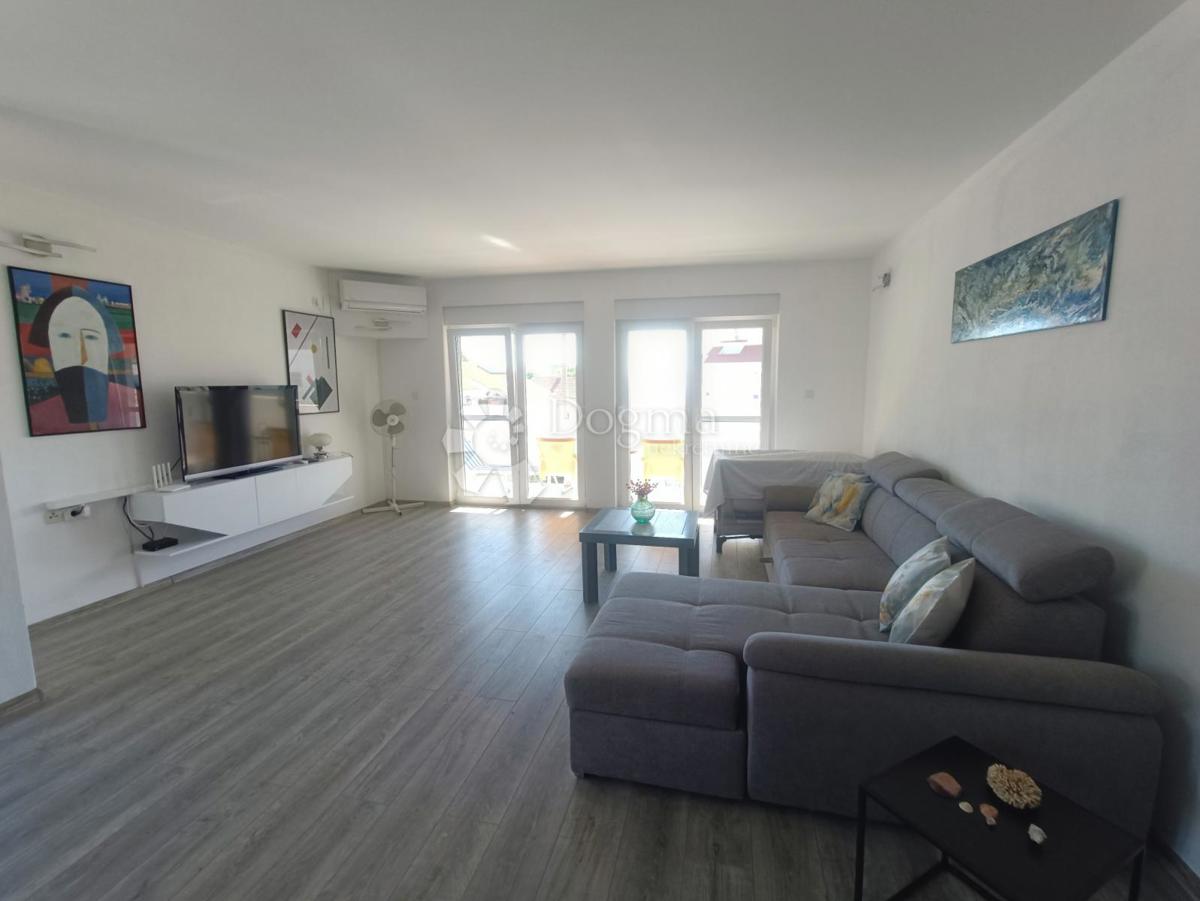 Hiša Okrug Gornji, Okrug, 366m2