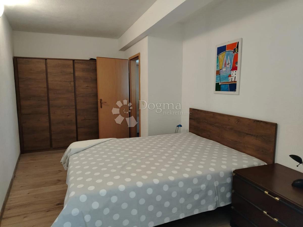 Hiša Okrug Gornji, Okrug, 366m2