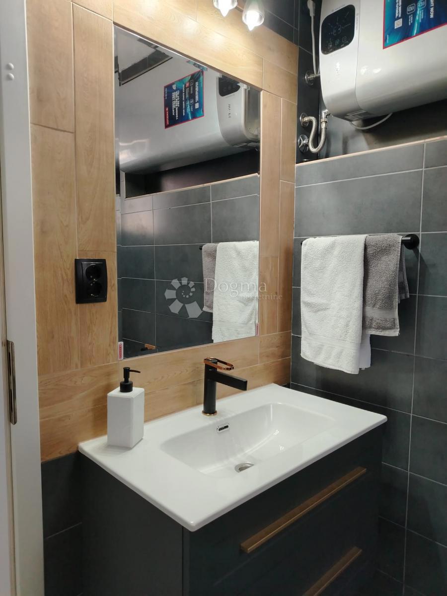 Hiša Okrug Gornji, Okrug, 366m2