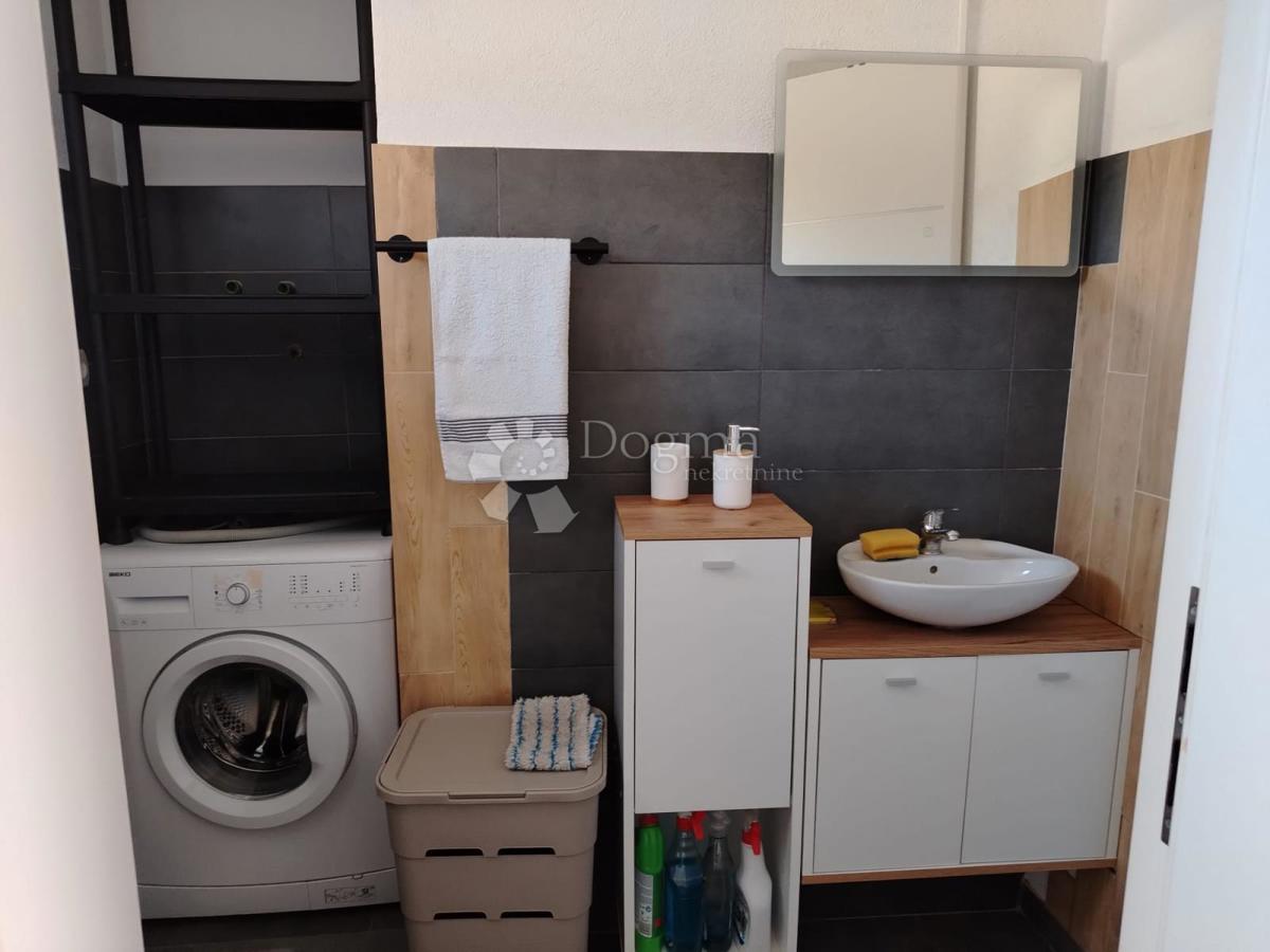 Hiša Okrug Gornji, Okrug, 366m2