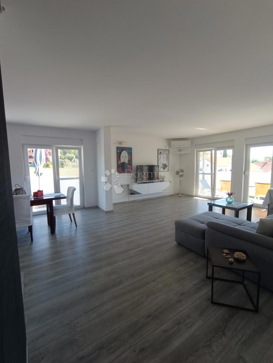 Hiša Okrug Gornji, Okrug, 366m2