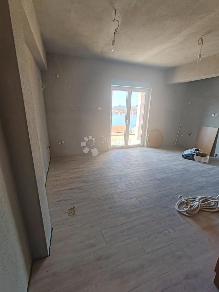 Hiša Brodarica, Šibenik - Okolica, 390m2